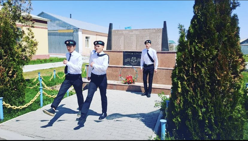 Жеңіс күніне орай Ұлы Отан соғысына арналған ескерткішке гүл шоқтарын қою рәсімі өткізілді
