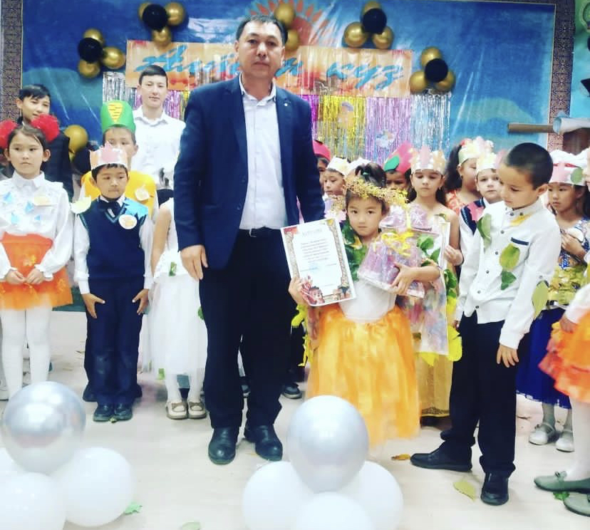 Республика күніне орай озат оқушыларды марапаттау өткізілді